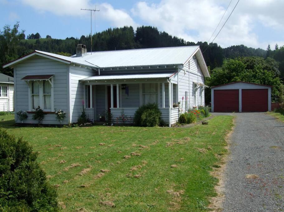 Riverlea Cottage - Cosy, Comfy, Quiet, Central Taumarunui Exteriör bild